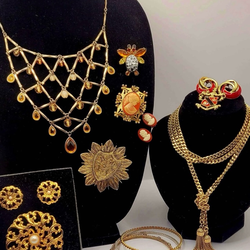 Vintage Gold Jewelry Set